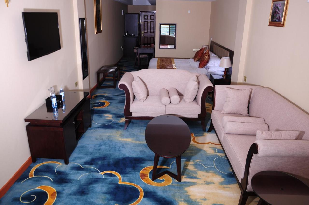 Hotel Triangle Mbarara エクステリア 写真
