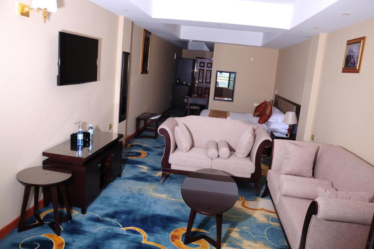 Hotel Triangle Mbarara エクステリア 写真
