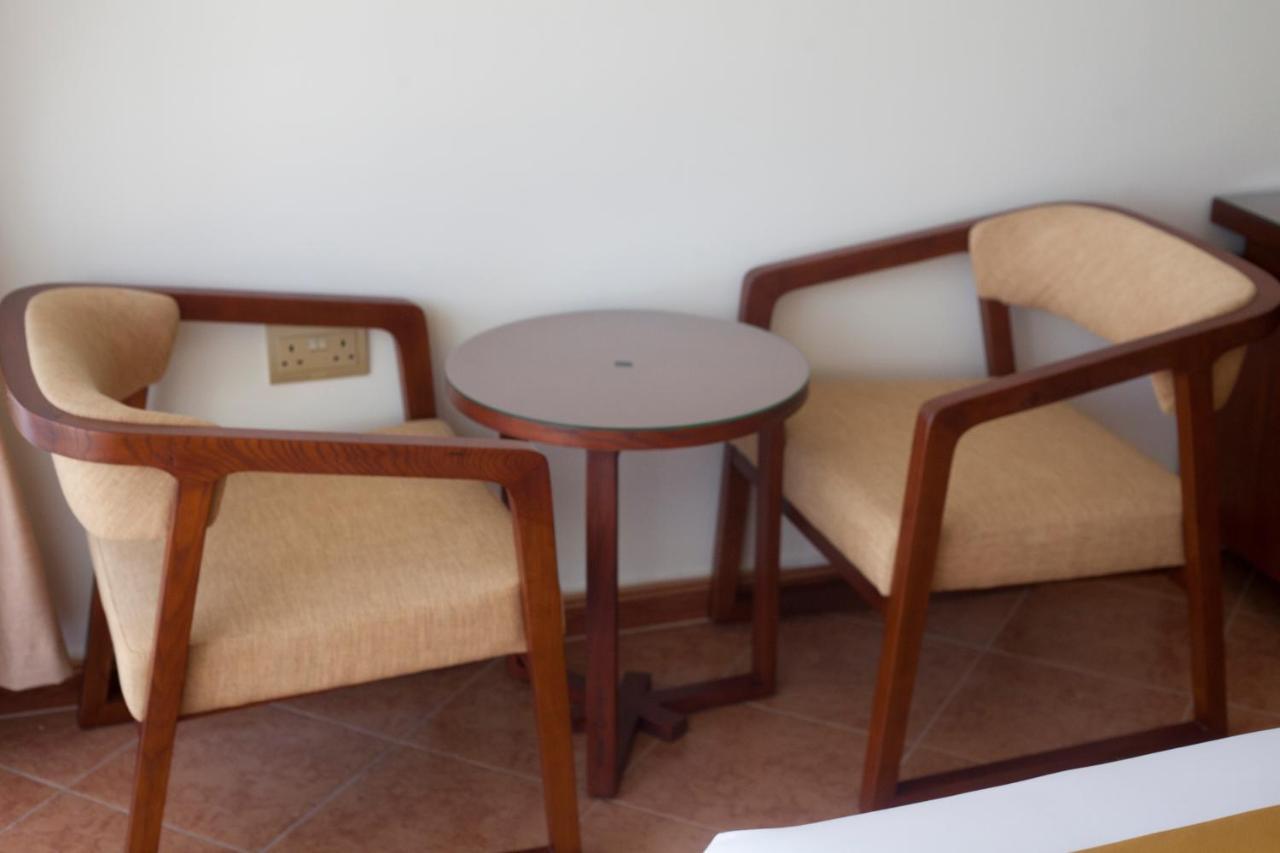 Hotel Triangle Mbarara エクステリア 写真